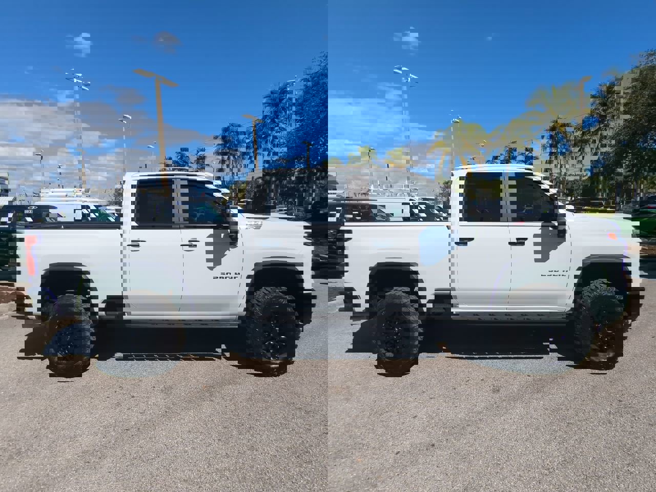 Used 2025 Chevrolet Silverado 2500 ZR2 image 4