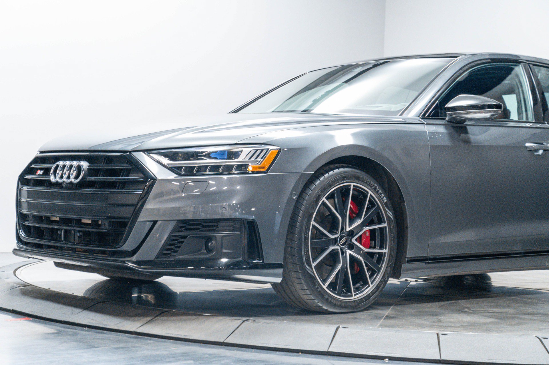 Used 2020 Audi S8 L AWD/4WD image 4