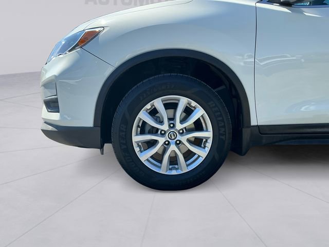 Used 2017 Nissan Rogue SV w/ SV Premium Package image 9