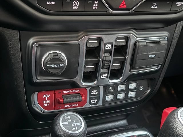 Used 2022 Jeep Wrangler Unlimited Rubicon w/ Cold Weather Group AWD/4WD image 23