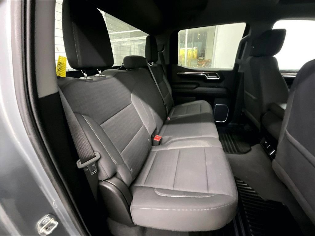Used 2023 Chevrolet Silverado 1500 LT AWD/4WD image 16