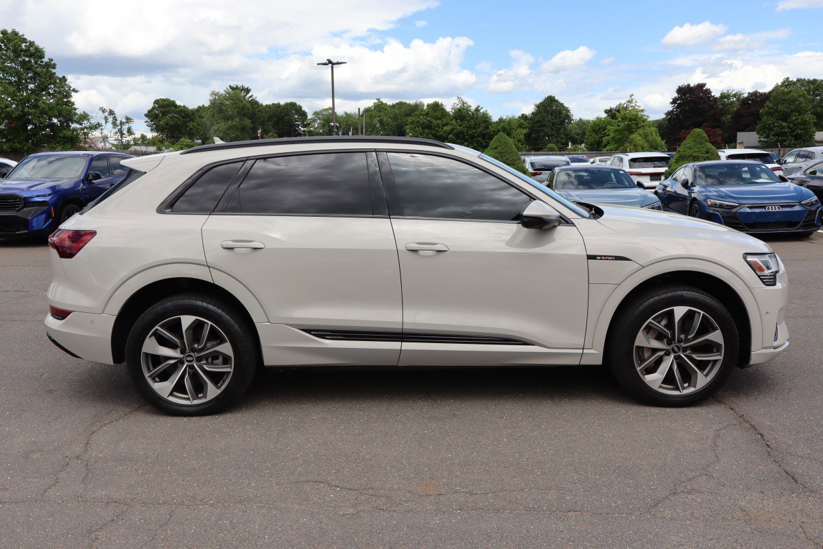 Used 2021 Audi e-tron Premium Plus w/ Premium Plus Package AWD/4WD image 4