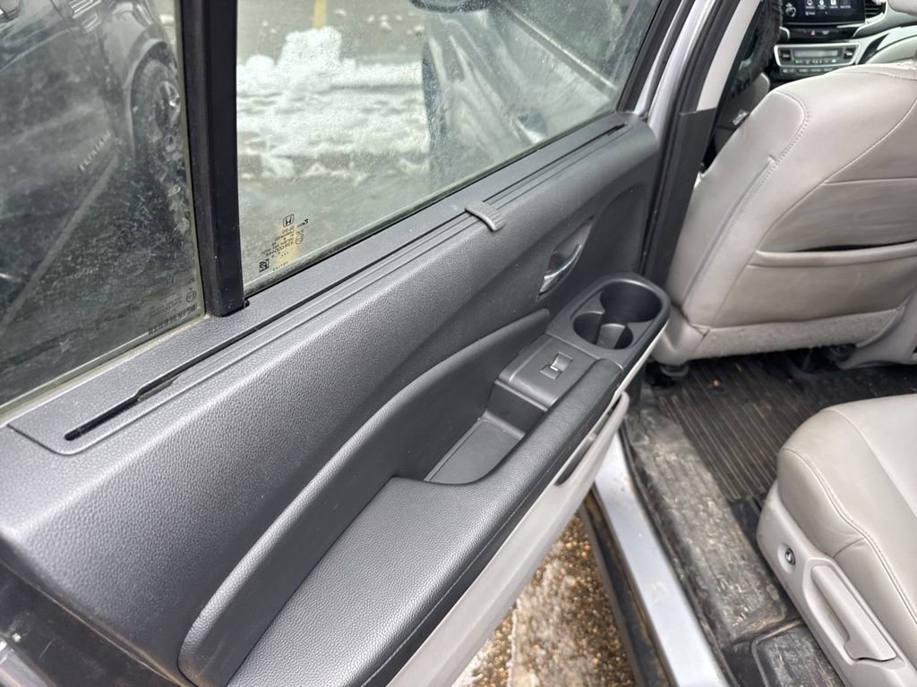 Used 2019 Honda Pilot Touring image 12