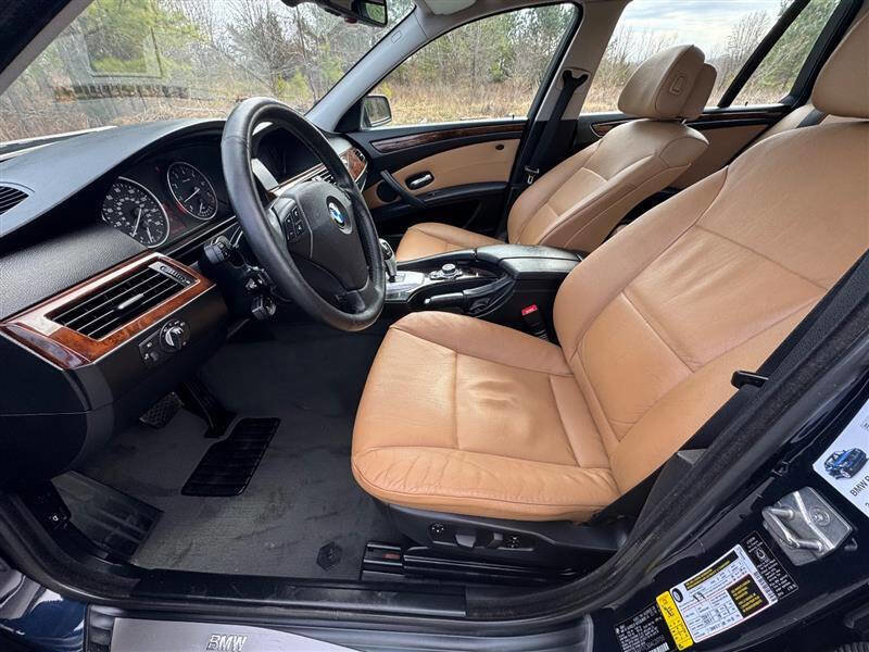 Used 2010 BMW 535i xDrive Wagon image 12