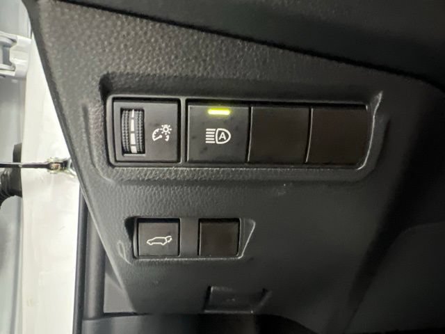 Used 2023 Toyota Corolla Cross XLE w/ Convenience Package FWD image 22