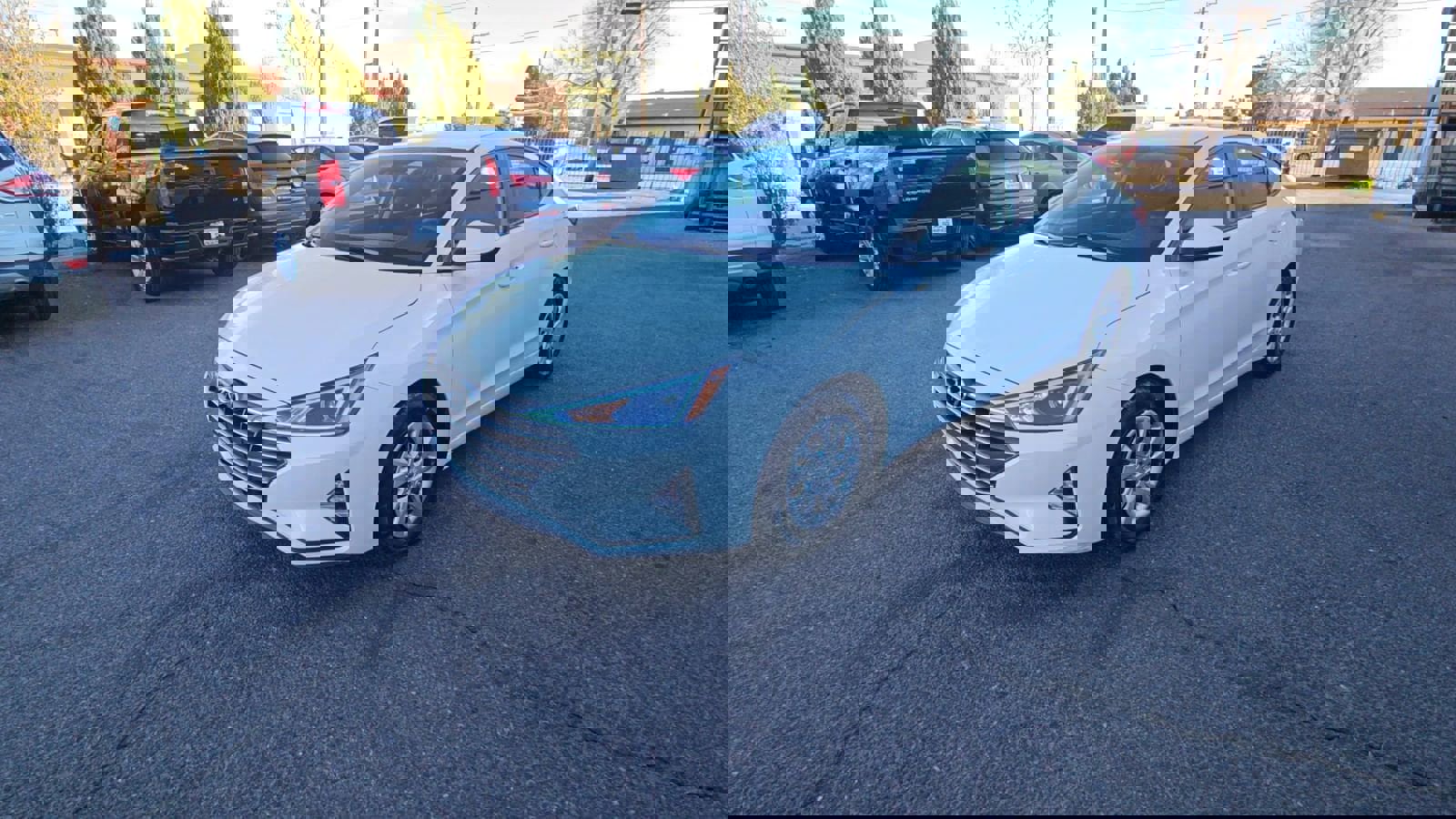 Used 2020 Hyundai Elantra SE w/ Cargo Package (C1) image 3