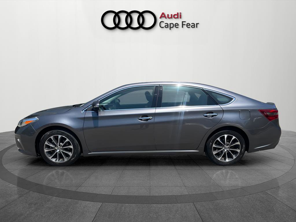 Used 2016 Toyota Avalon XLE image 2