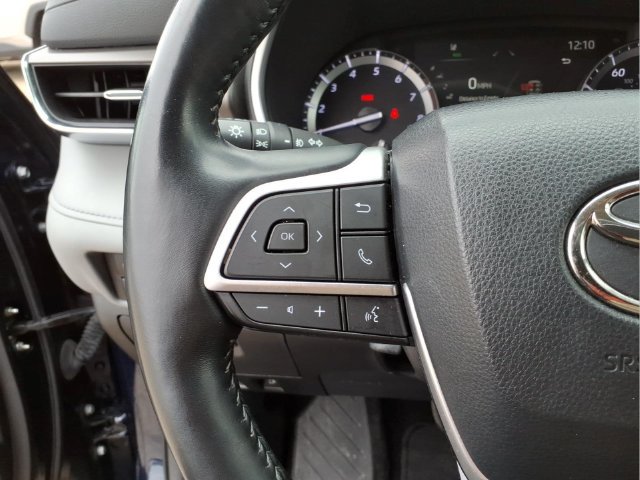 Used 2022 Toyota Highlander Limited AWD/4WD image 16