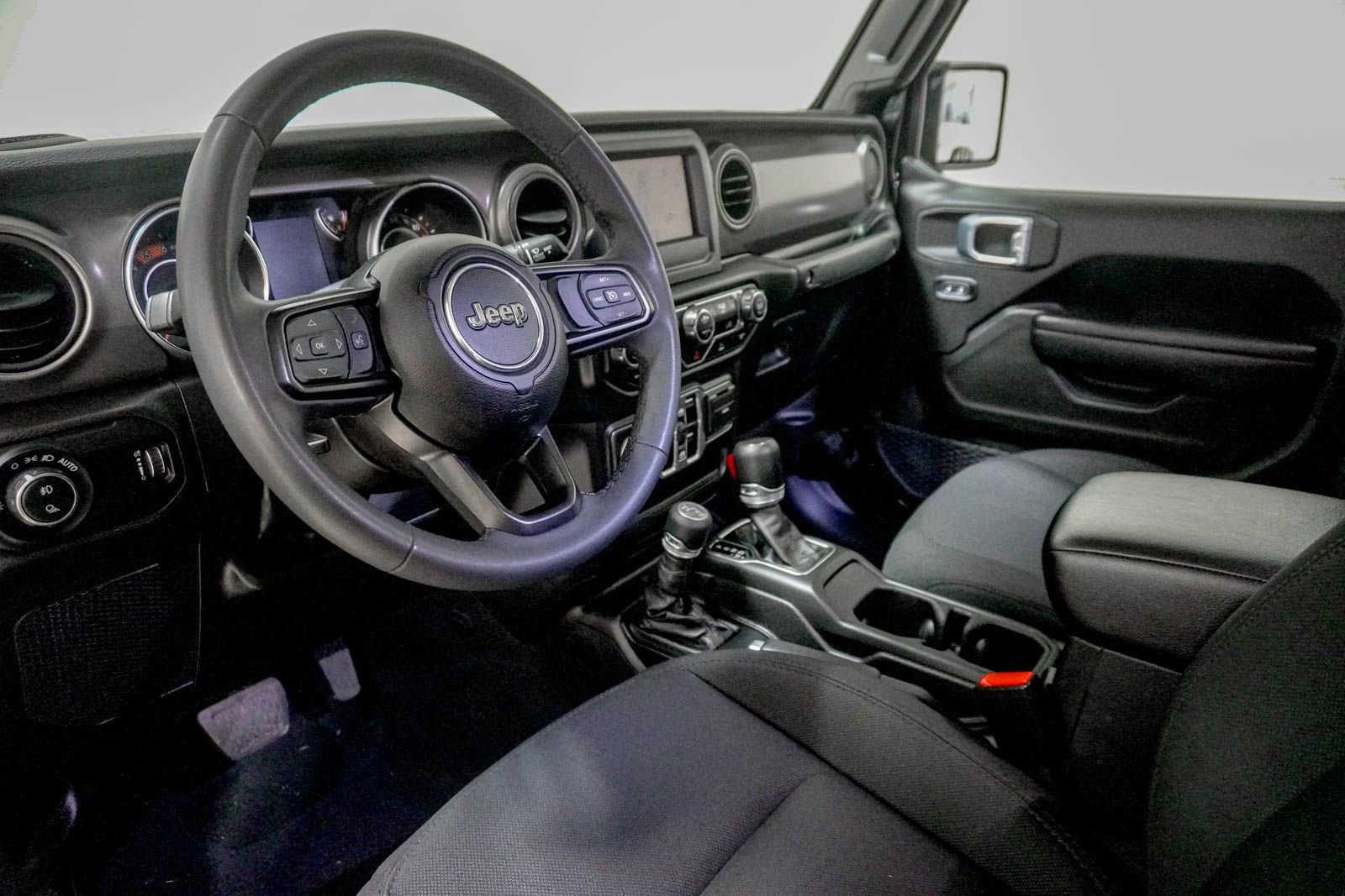 Used 2023 Jeep Gladiator Sport image 18