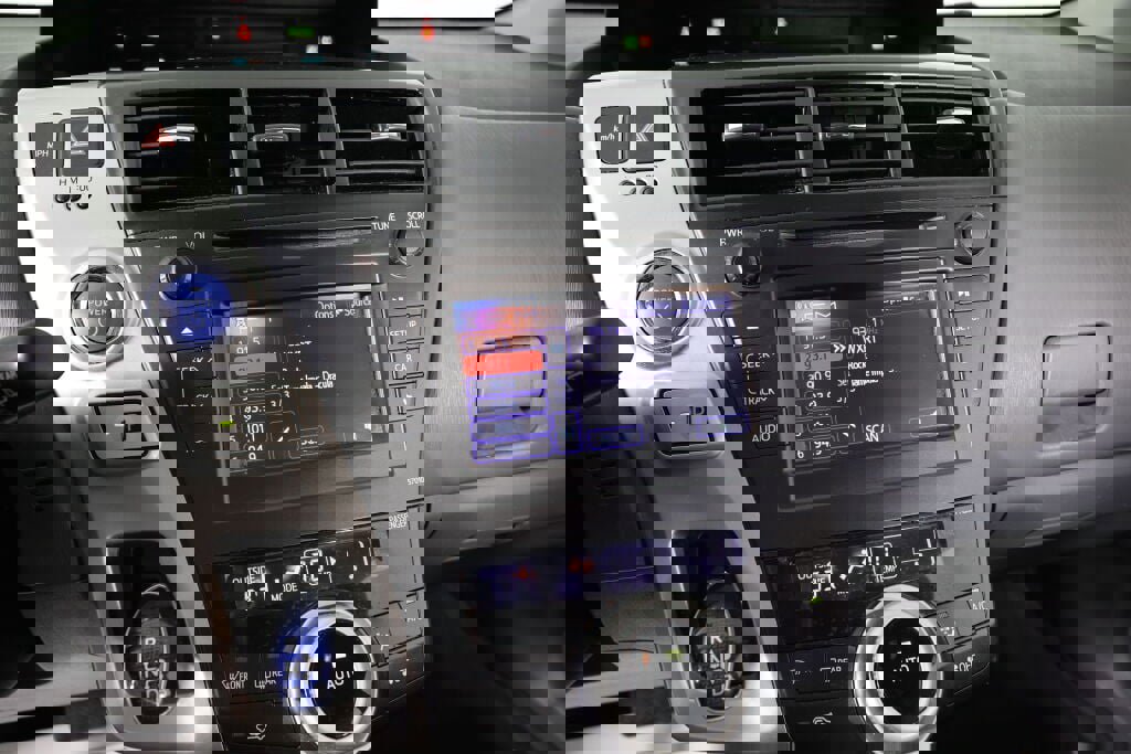 Used 2014 Toyota Prius V Two image 30