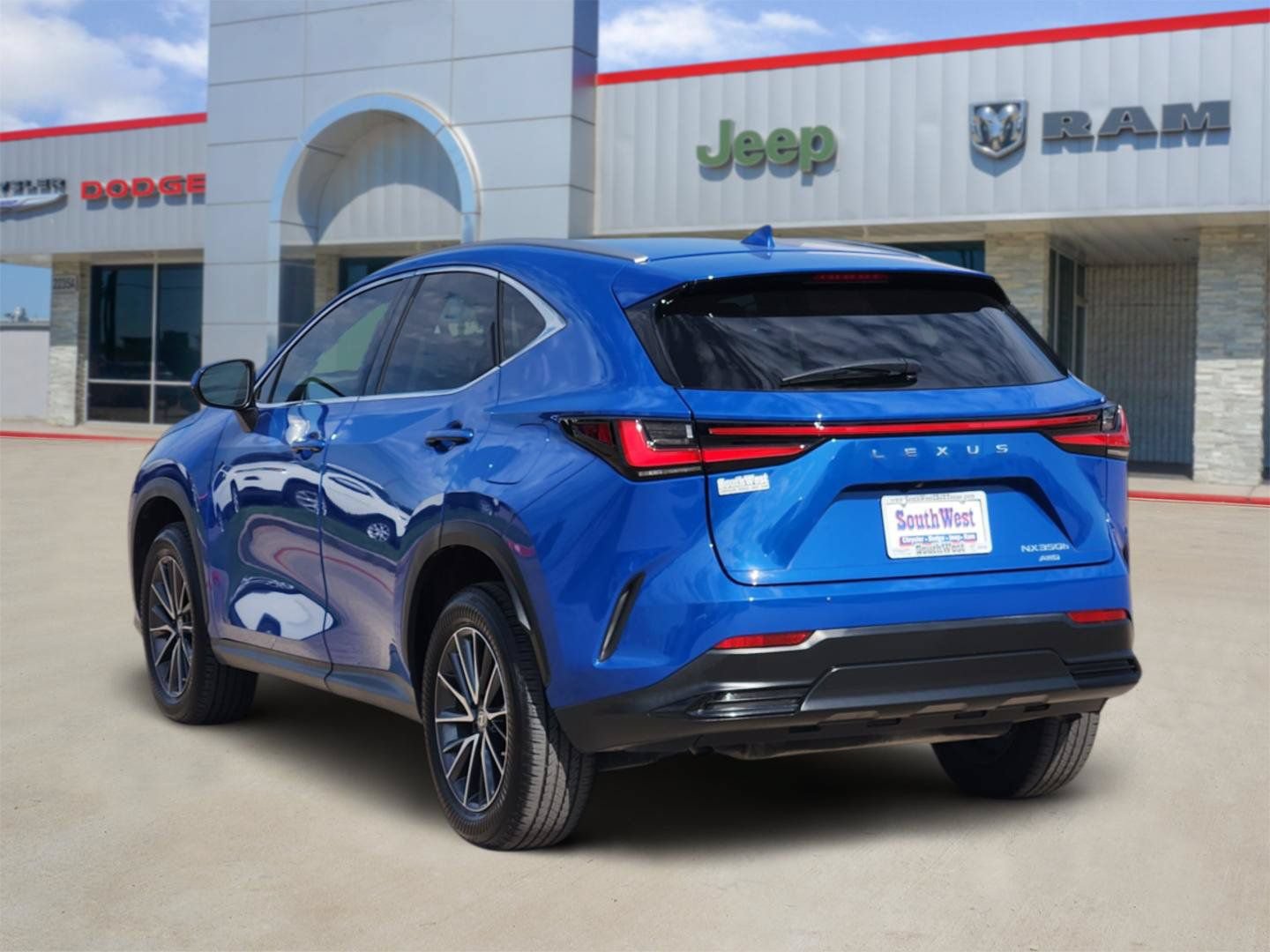 Used 2023 Lexus NX 350h AWD w/ Towing Package (2000 Lbs) image 4