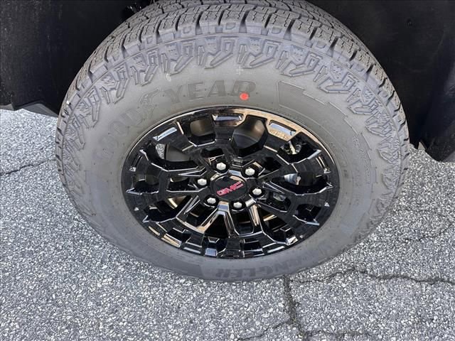 New 2026 GMC Canyon Elevation w/ Convenience Package image 15
