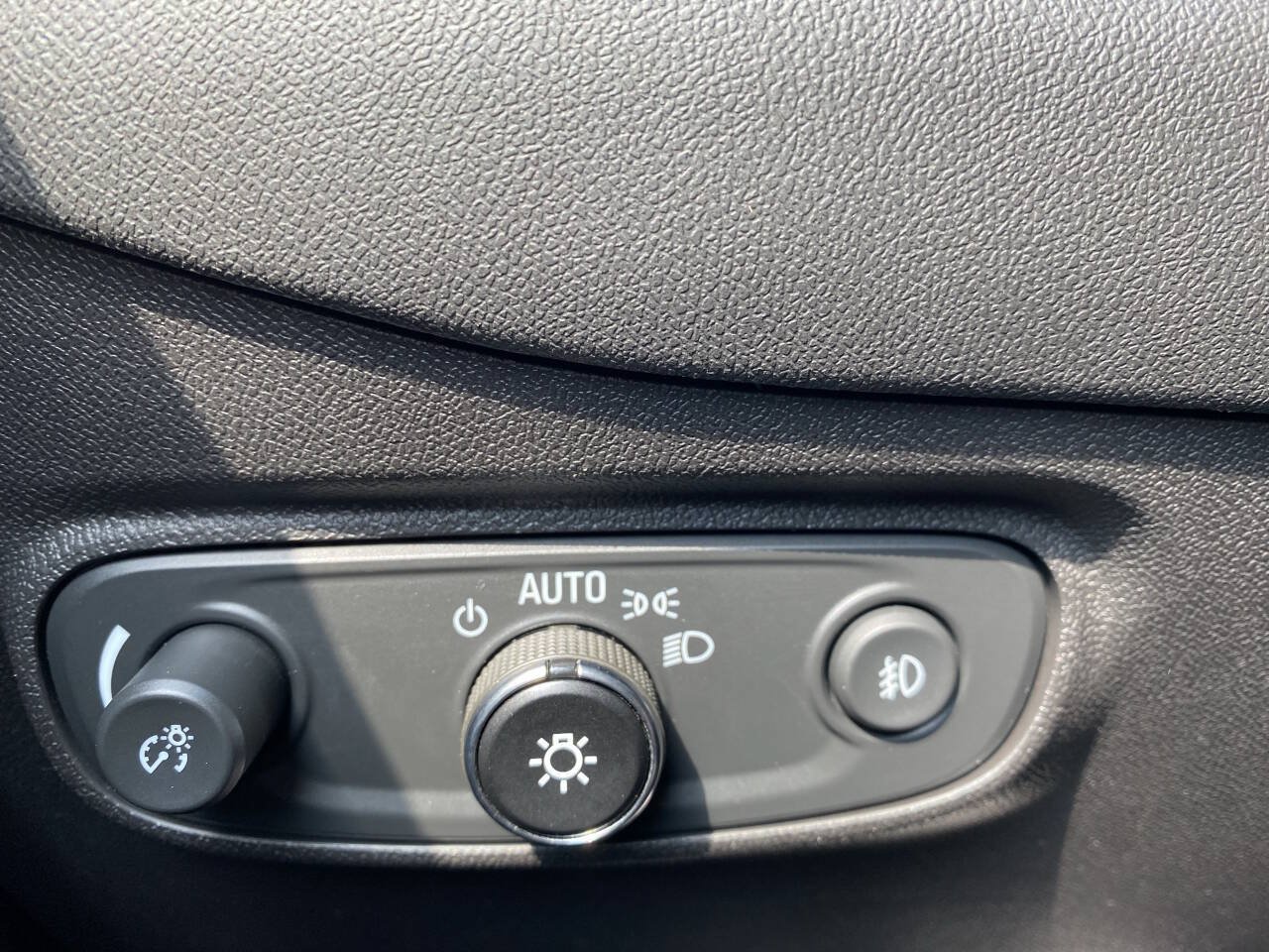 Used 2021 Chevrolet Equinox LT AWD/4WD image 38