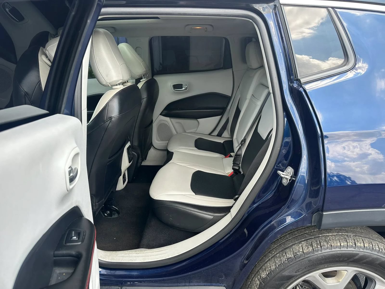 Used 2017 Jeep Compass Limited AWD/4WD image 11