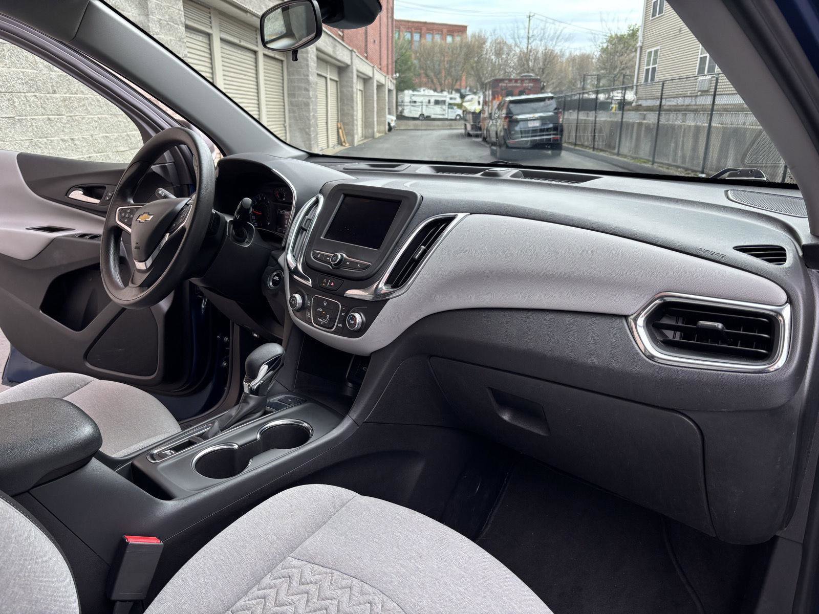 Used 2024 Chevrolet Equinox LS AWD/4WD image 9
