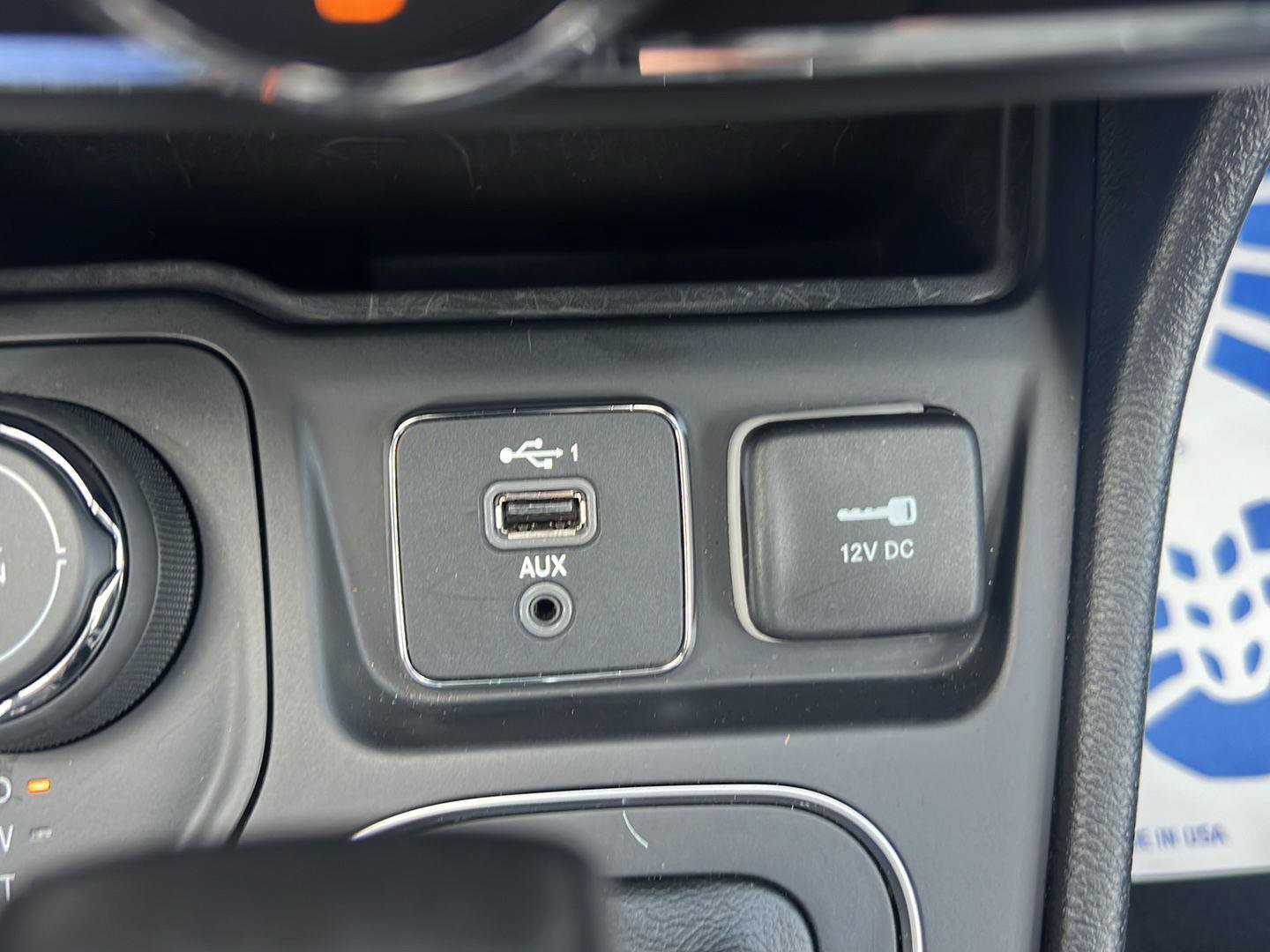 Used 2021 Jeep Cherokee Latitude Lux w/ Comfort/Convenience Group image 30