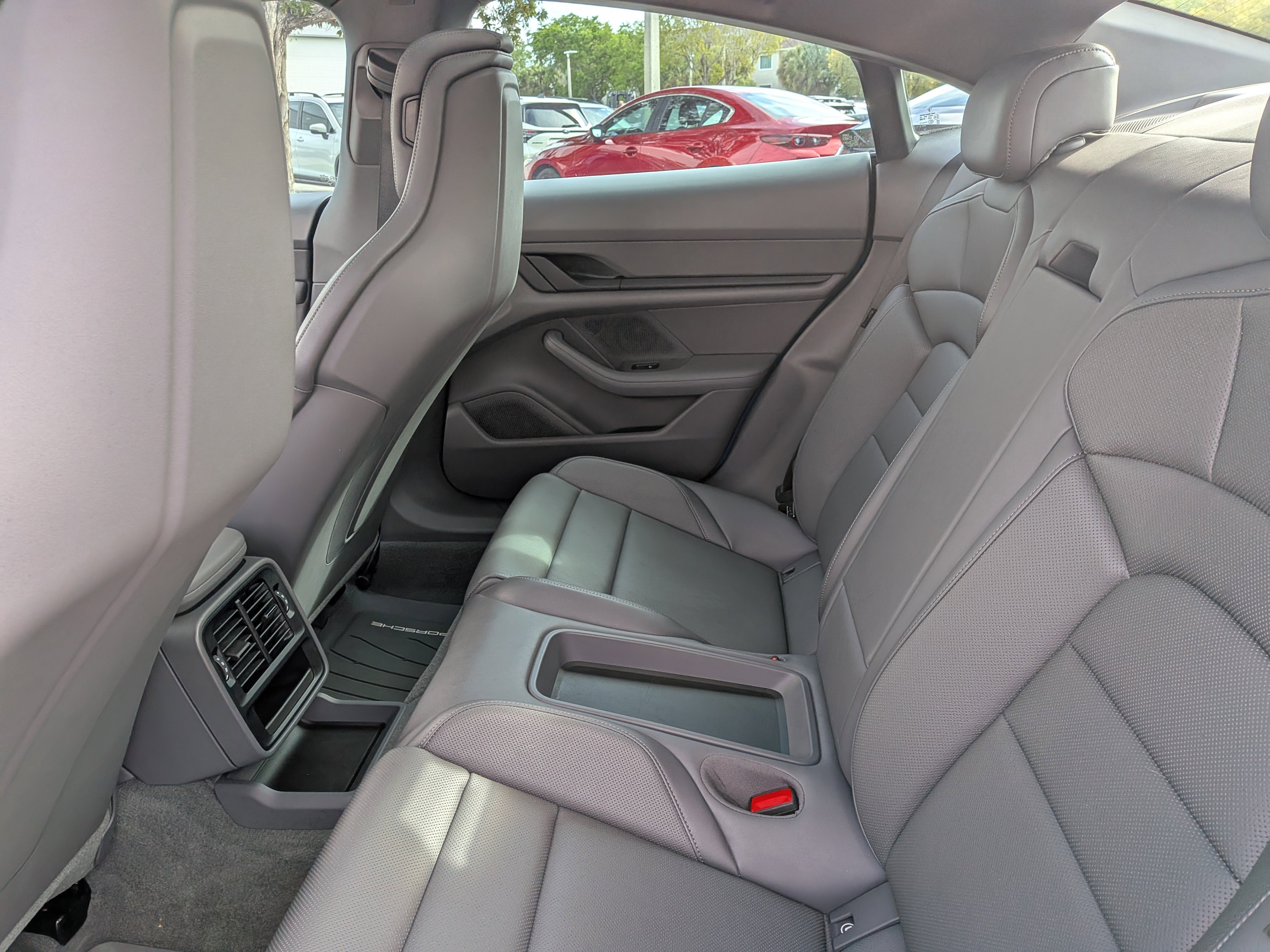 Used 2023 Porsche Taycan image 15