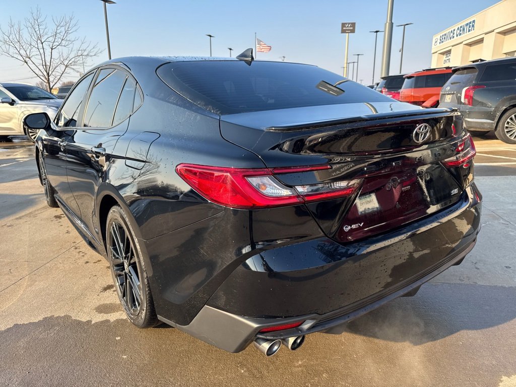 Used 2025 Toyota Camry SE image 6