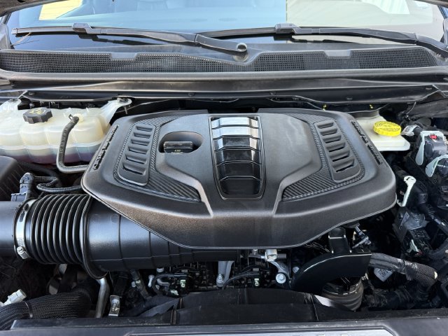 Used 2024 Jeep Wagoneer L Series II AWD/4WD image 33