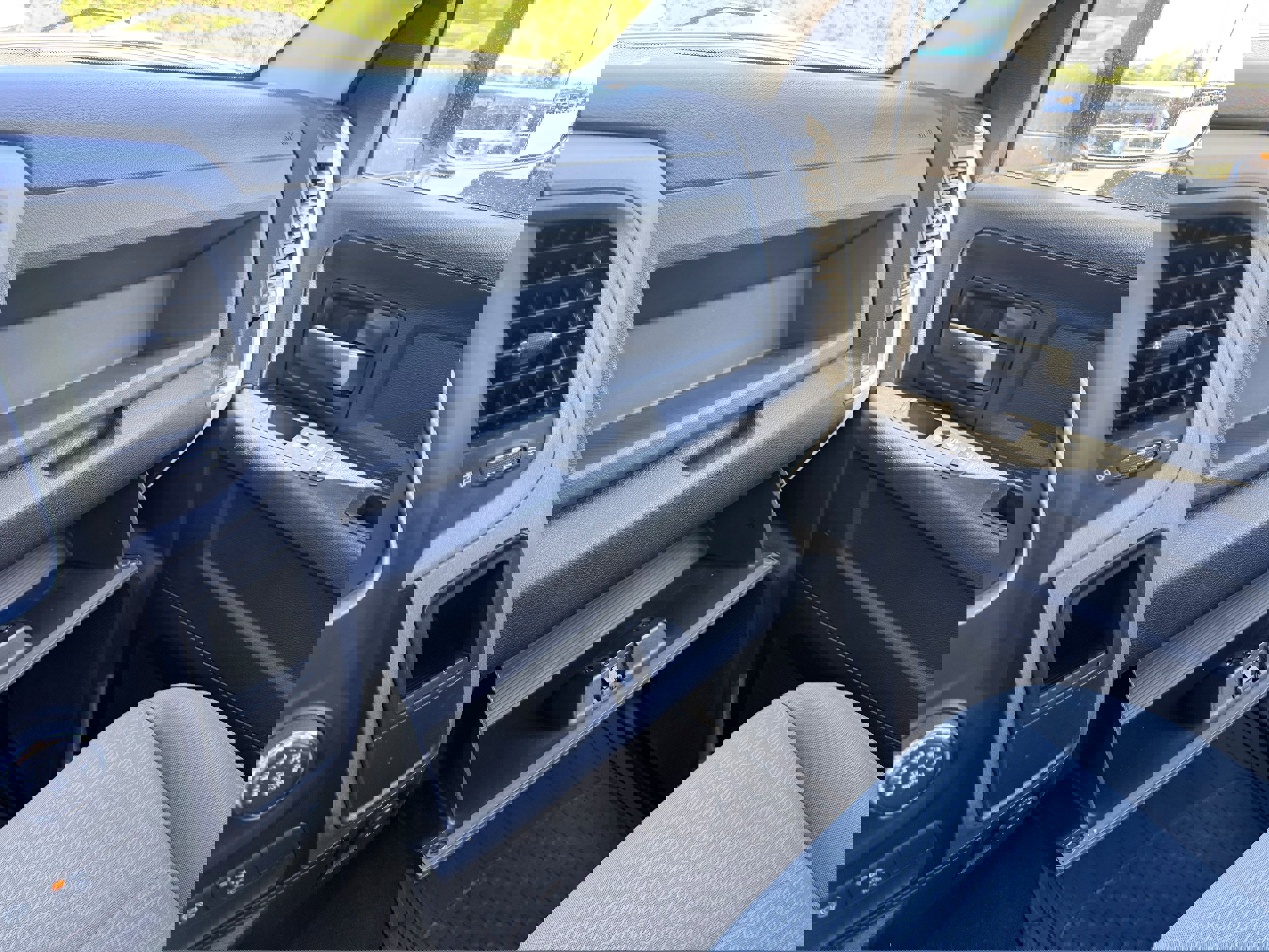 Used 2016 RAM 2500 Tradesman w/ Chrome Appearance Group image 20