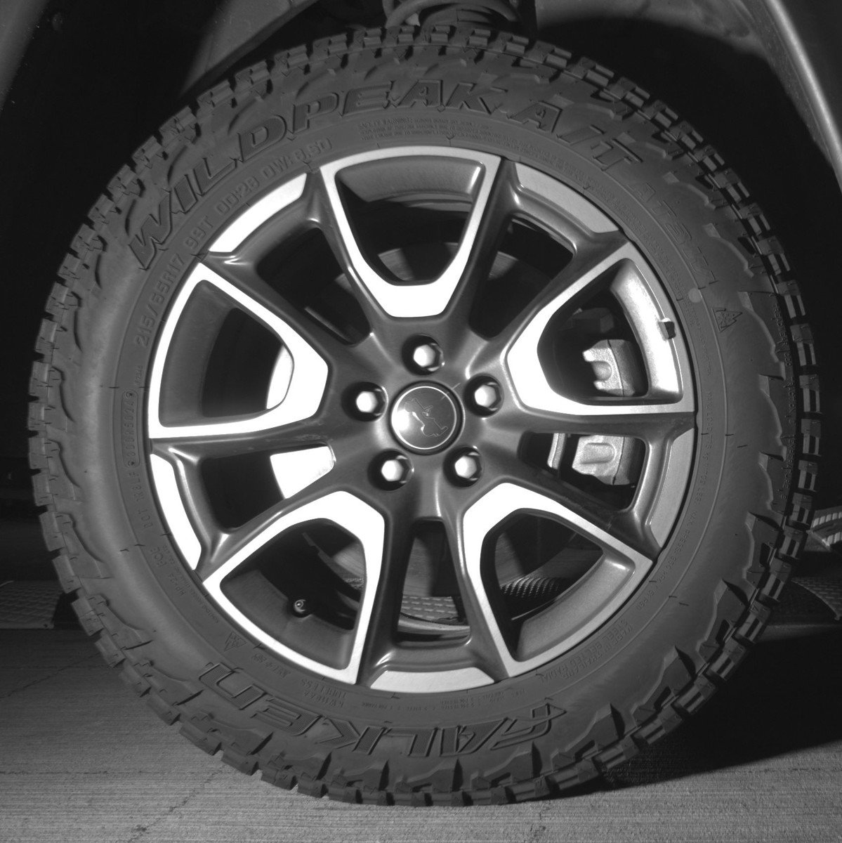 Used 2025 Jeep Compass Trailhawk image 13