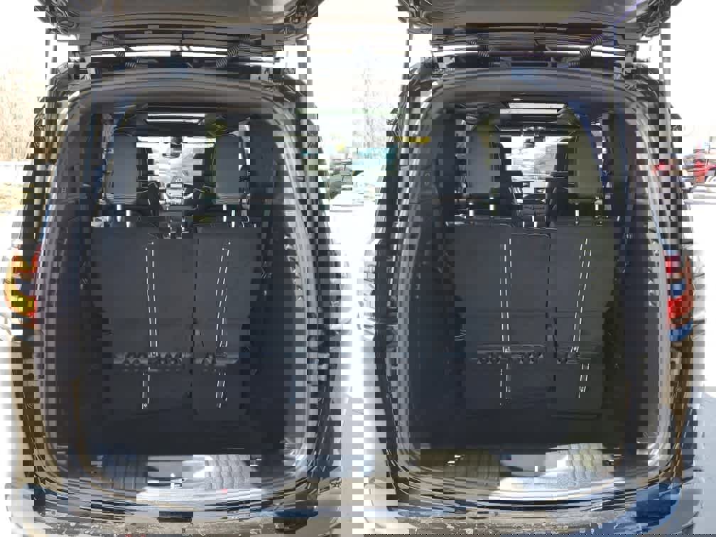 Used 2026 Chrysler Pacifica Limited image 10