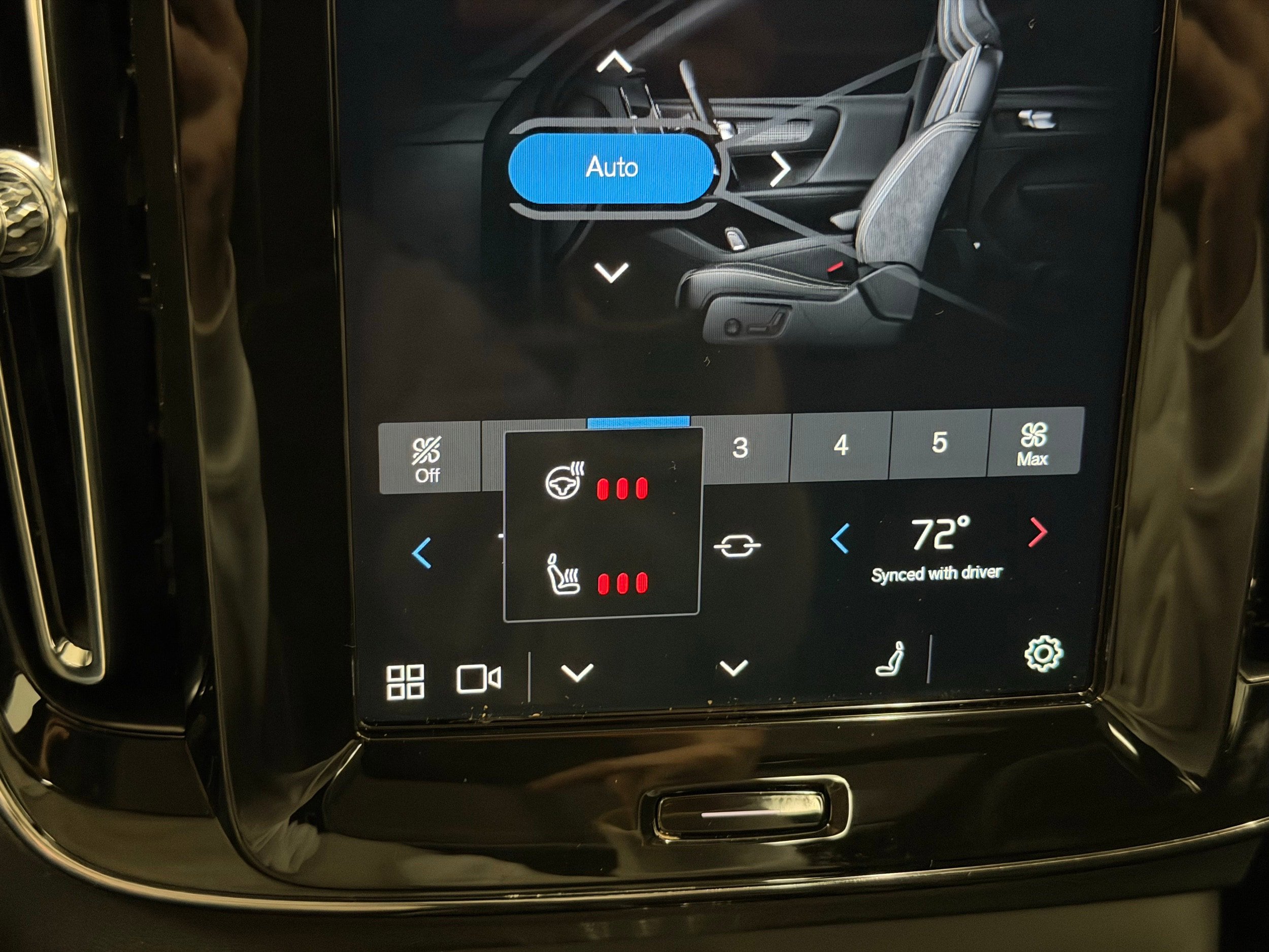 Certified 2025 Volvo XC40 B5 Plus image 20