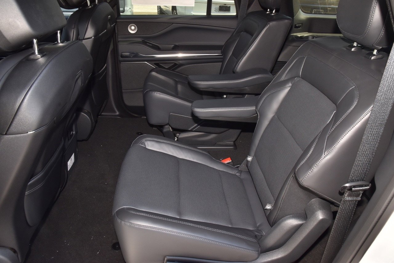 New 2025 Lincoln Navigator L Reserve w/ Jet Appearance Package AWD/4WD image 21