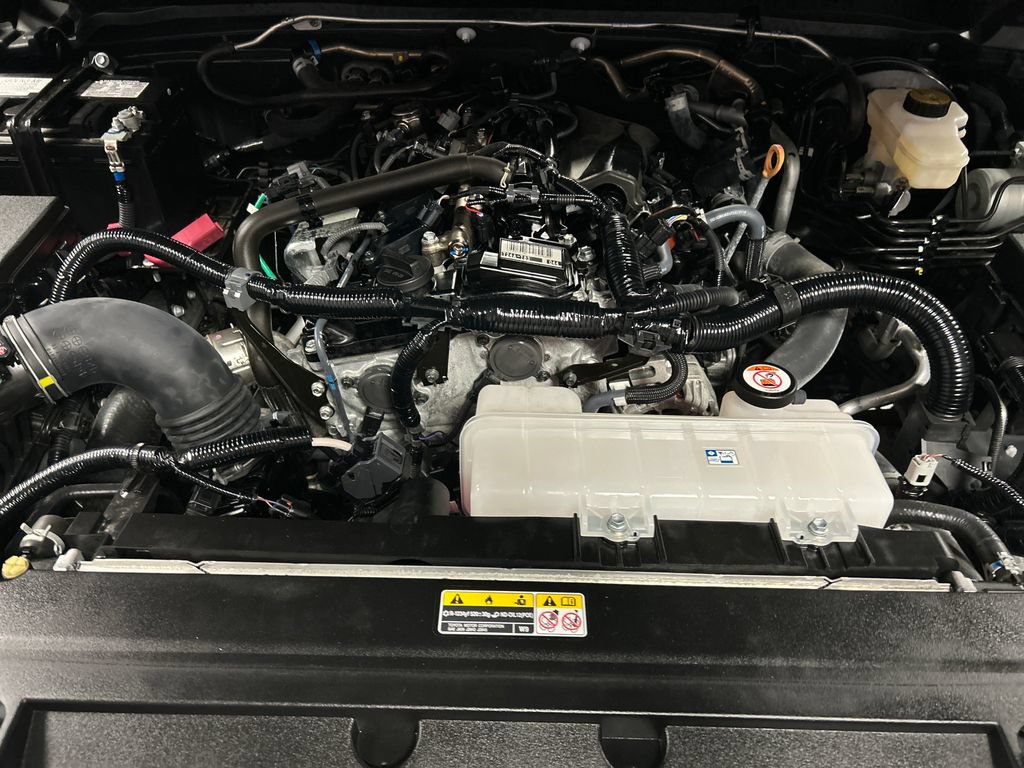 Used 2025 Toyota Tacoma SR AWD/4WD image 24