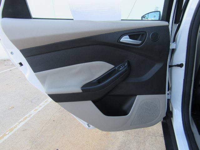 Used 2016 Ford Focus Electric Hatchback FWD image 17