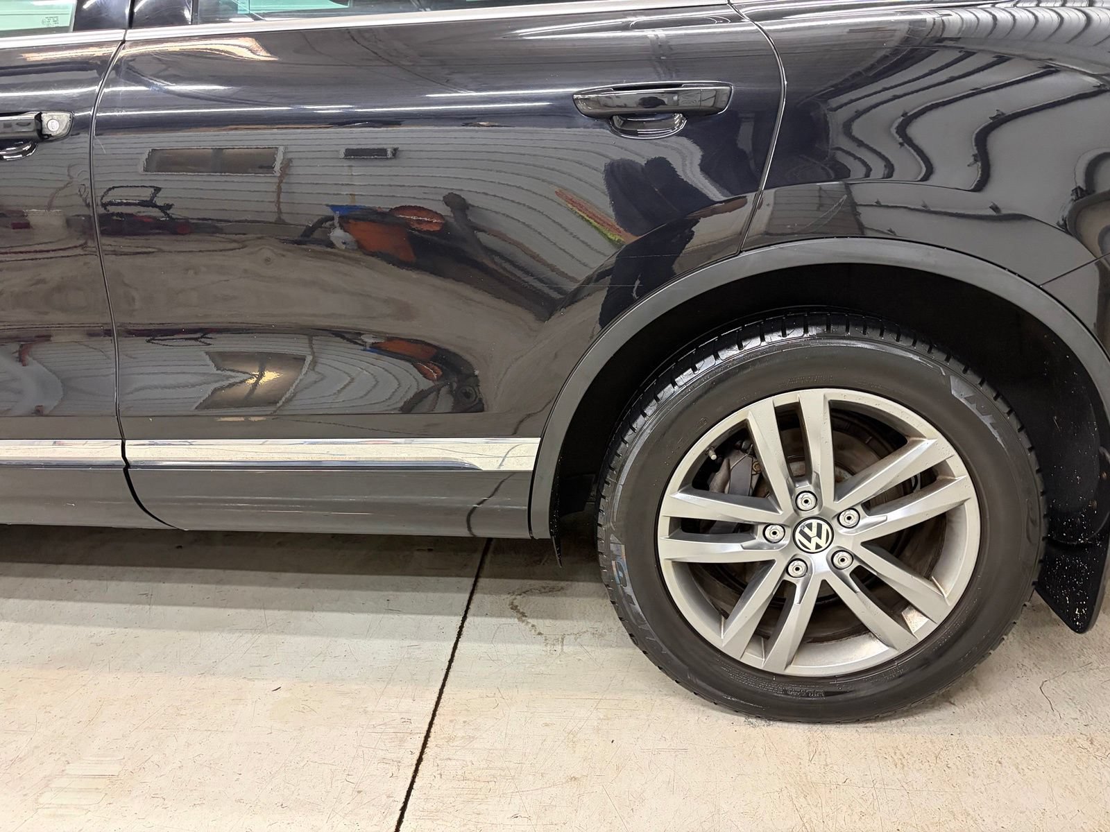 Used 2015 Volkswagen Touareg TDI AWD/4WD image 8