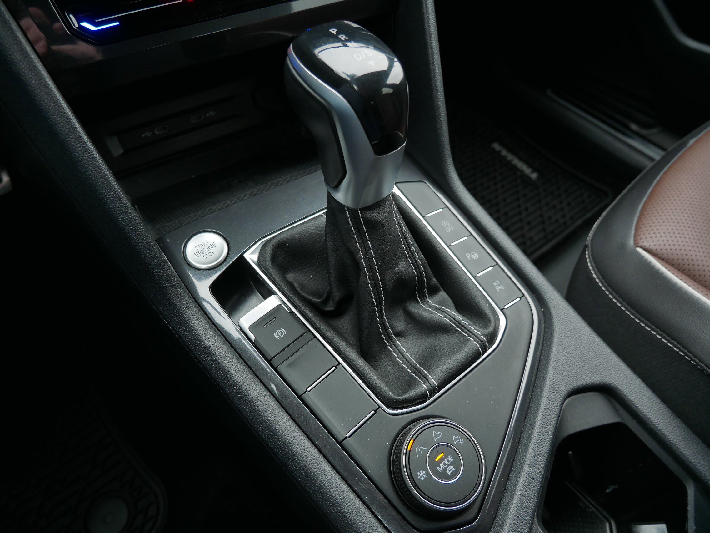 Used 2022 Volkswagen Tiguan SEL R-Line image 24