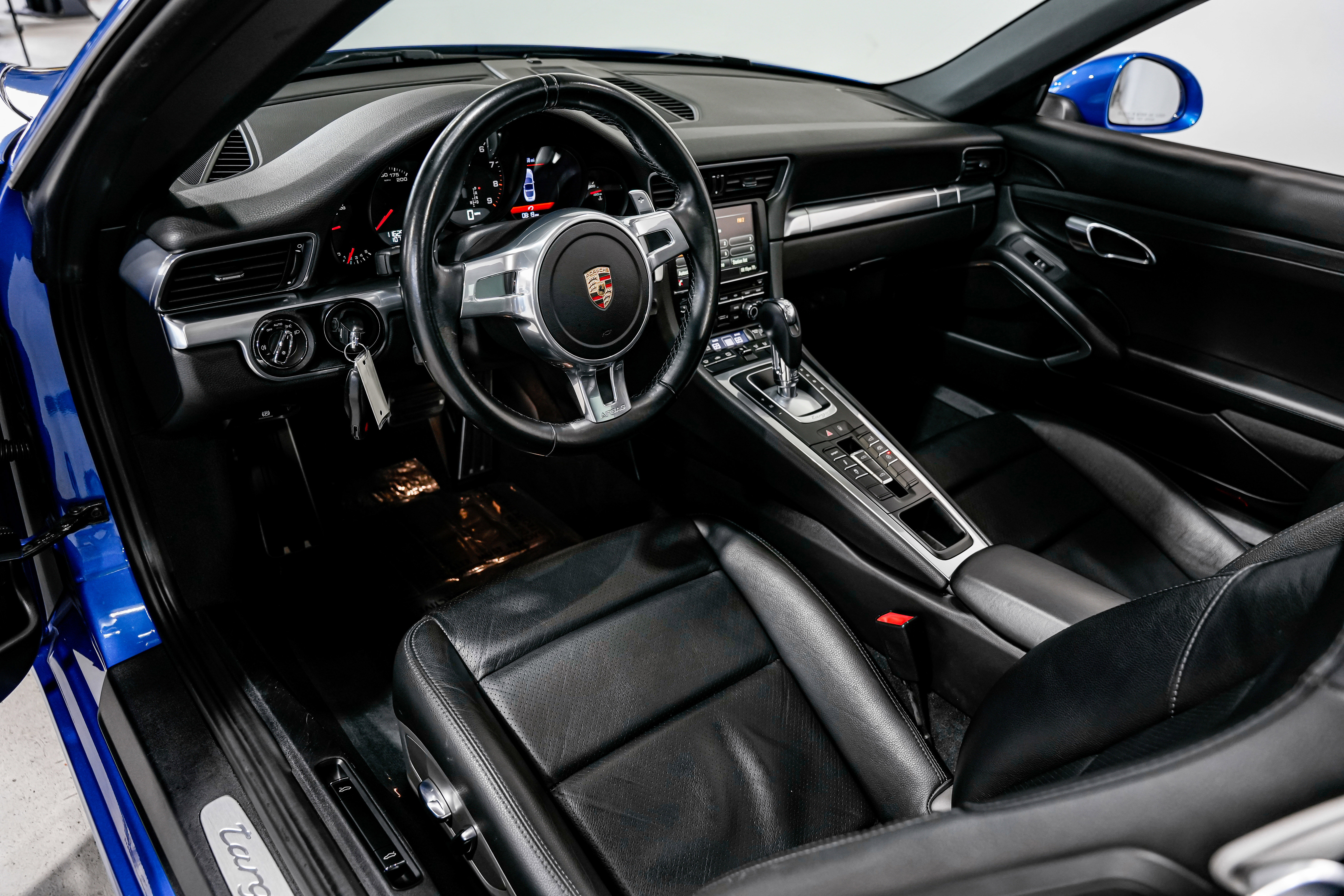 Used 2015 Porsche 911 Targa 4S image 9