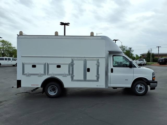 New 2026 Chevrolet Express 3500 w/ Power Convenience Package RWD video 2