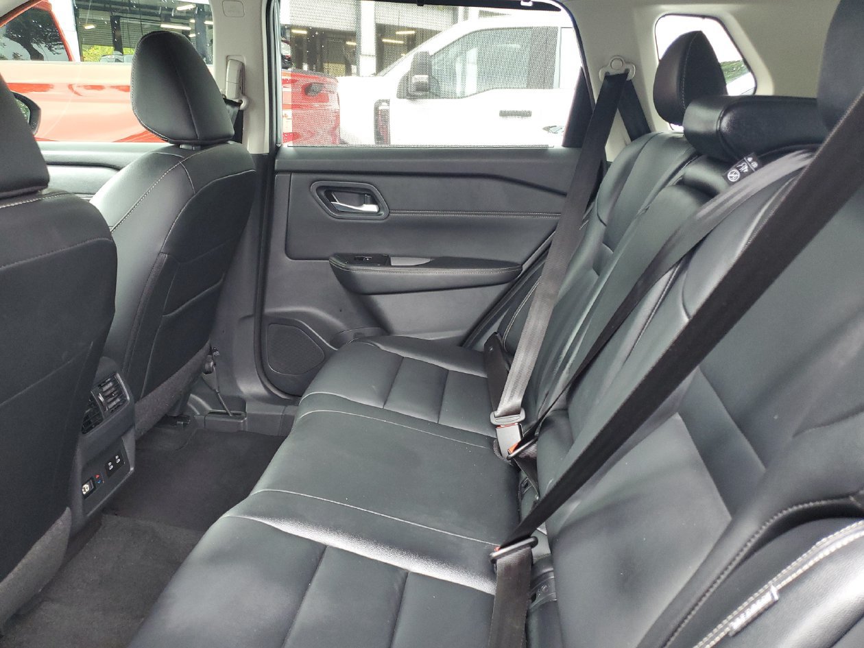Used 2024 Nissan Rogue SL w/ SL Premium Package FWD image 9
