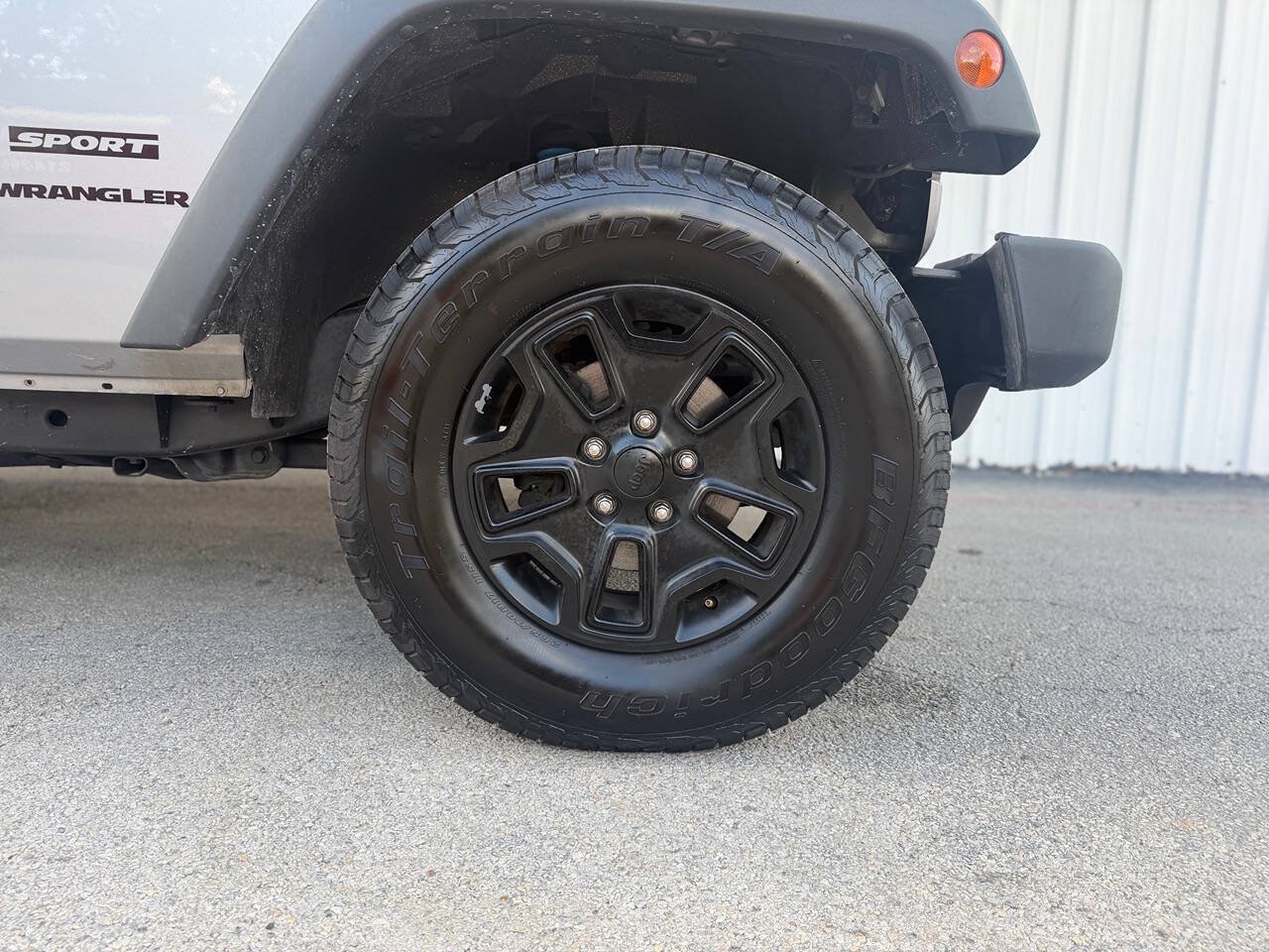 Used 2014 Jeep Wrangler Sport w/ 32" Tire & Wheel Group AWD/4WD image 25