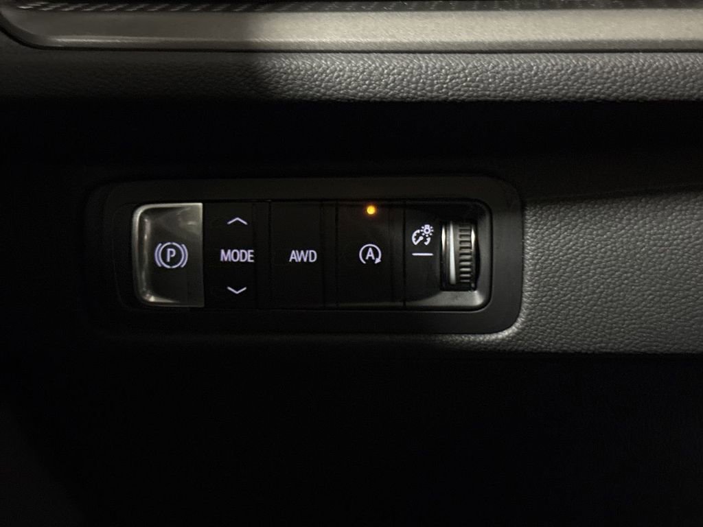 Used 2024 Chevrolet Traverse LT AWD/4WD image 18