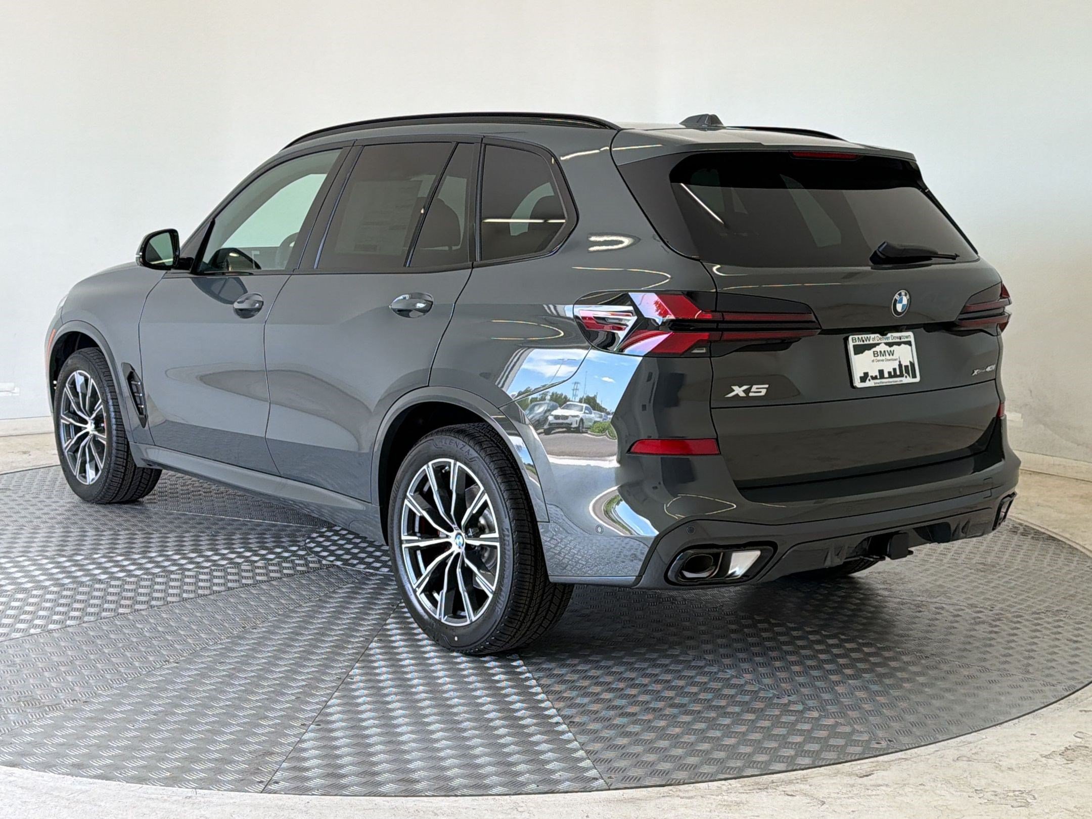New 2026 BMW X5 xDrive40i w/ Executive Package AWD/4WD image 3