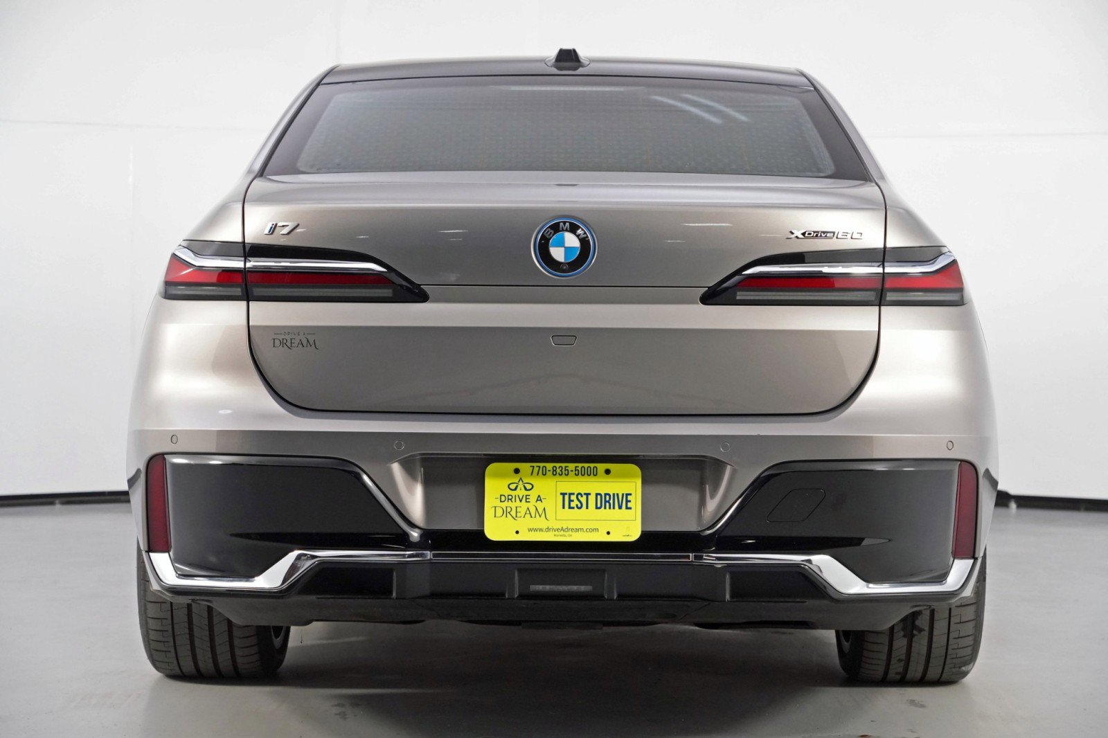 Used 2023 BMW i7 xDrive60 image 10