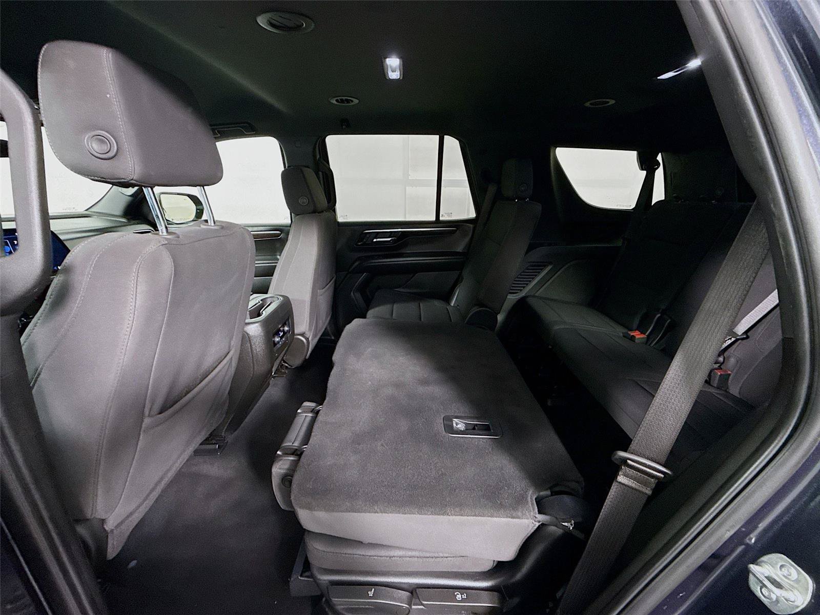Used 2025 Chevrolet Tahoe LS RWD image 22