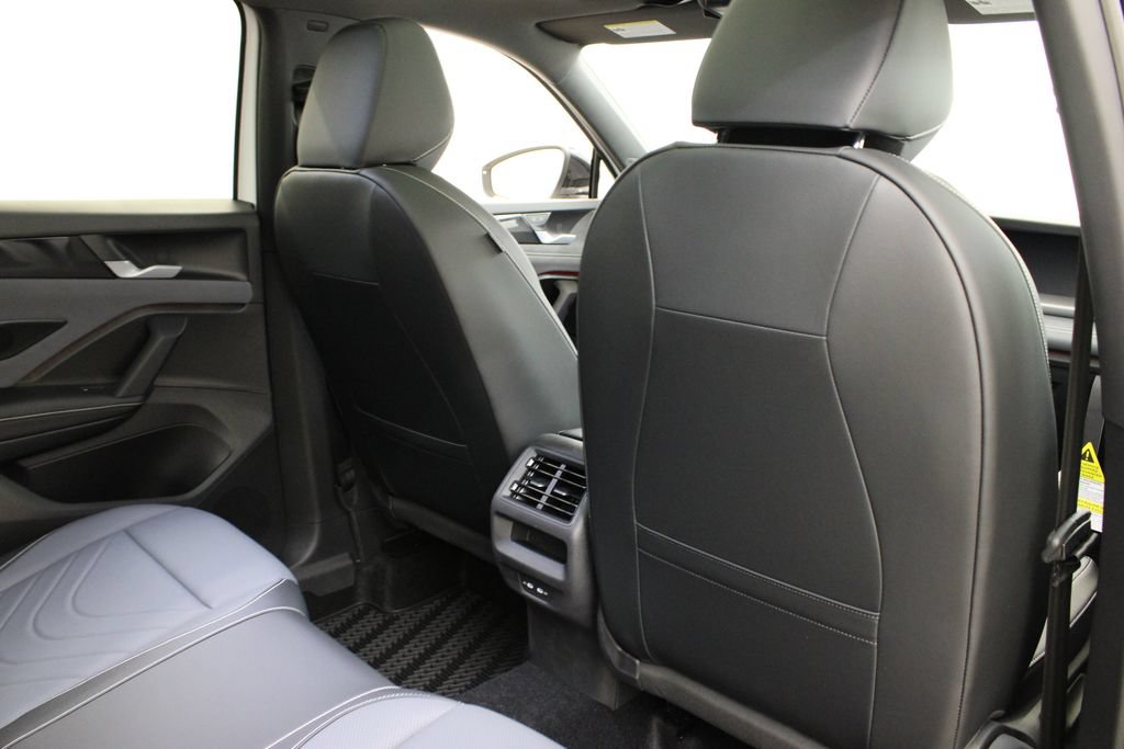 New 2026 Volkswagen Tiguan SE R-Line FWD image 20