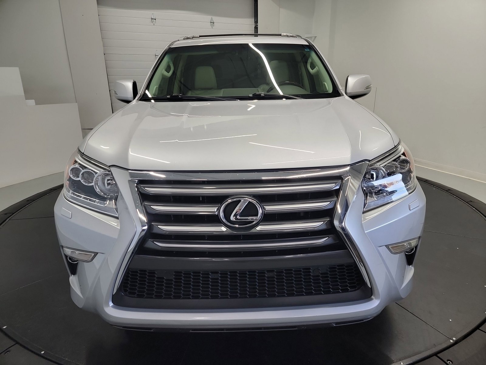 Used 2014 Lexus GX 460 Luxury image 2