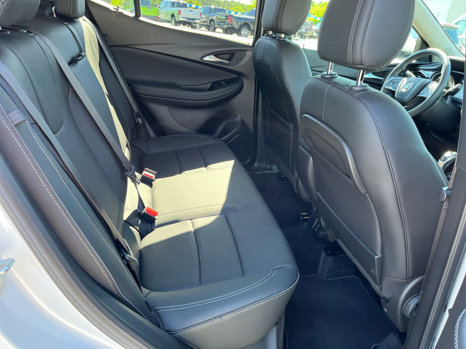 Used 2022 Buick Encore GX Essence w/ Experience Buick Package AWD/4WD image 29
