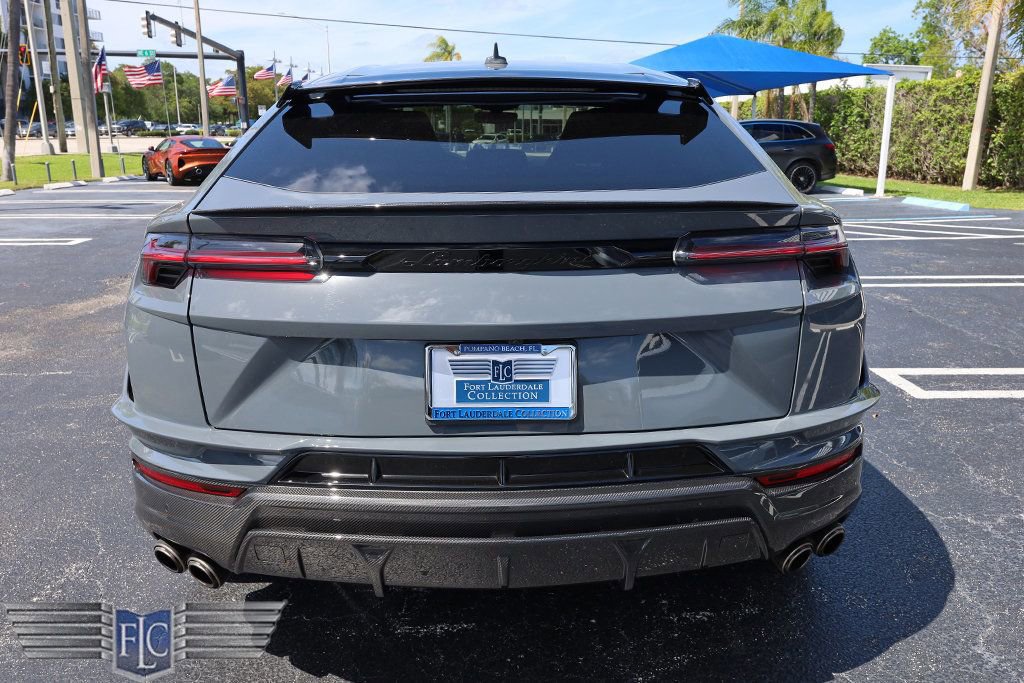 Used 2024 Lamborghini Urus Performante AWD/4WD image 8