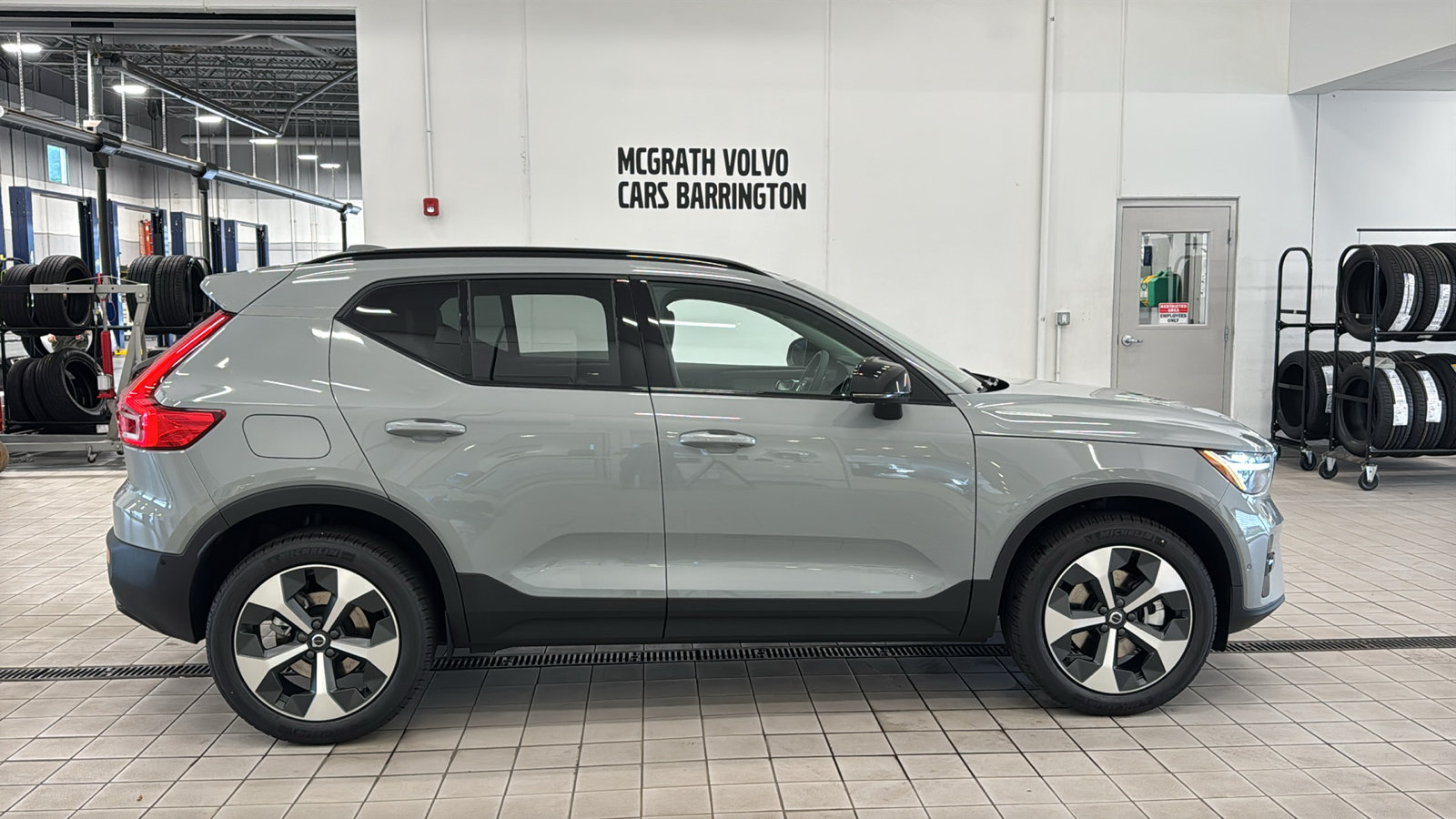 New 2026 Volvo XC40 B5 Plus w/ Protection Package Premier AWD/4WD image 4