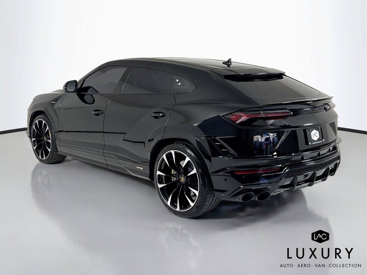 Used 2024 Lamborghini Urus S AWD/4WD image 8