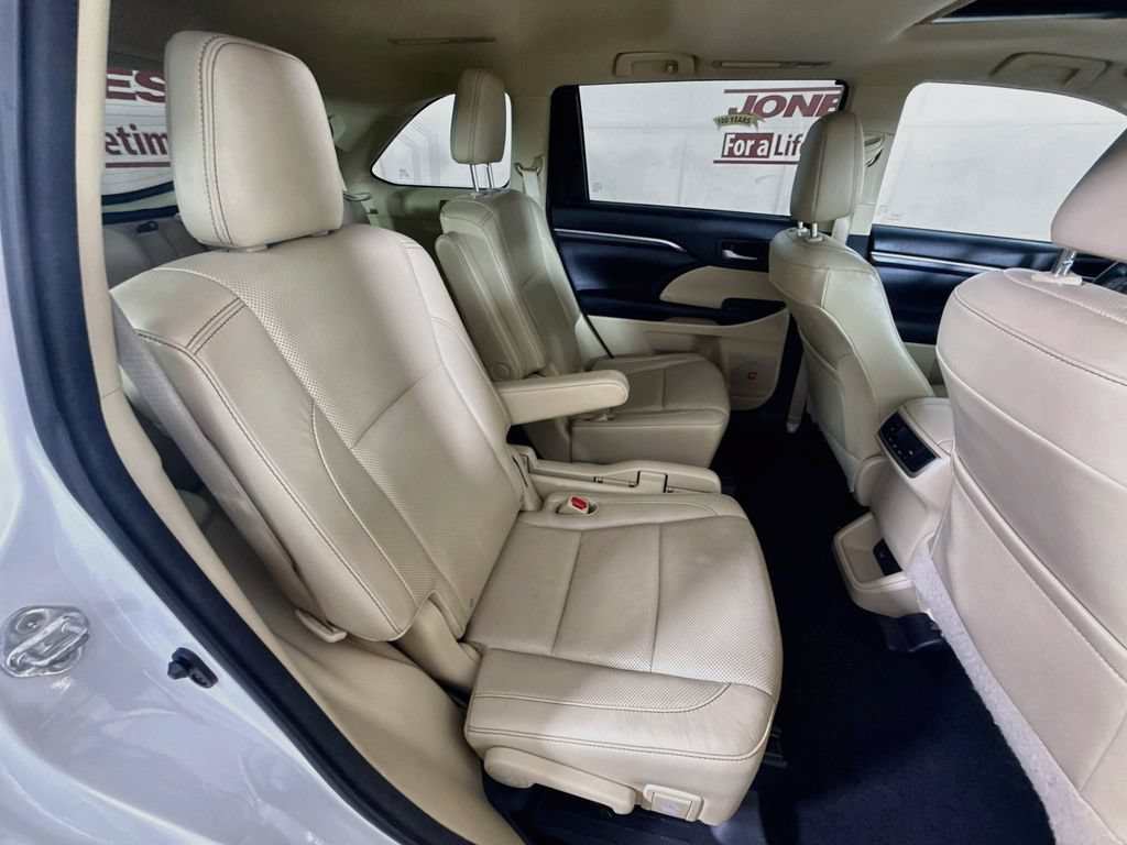 Used 2016 Toyota Highlander Limited AWD/4WD image 34