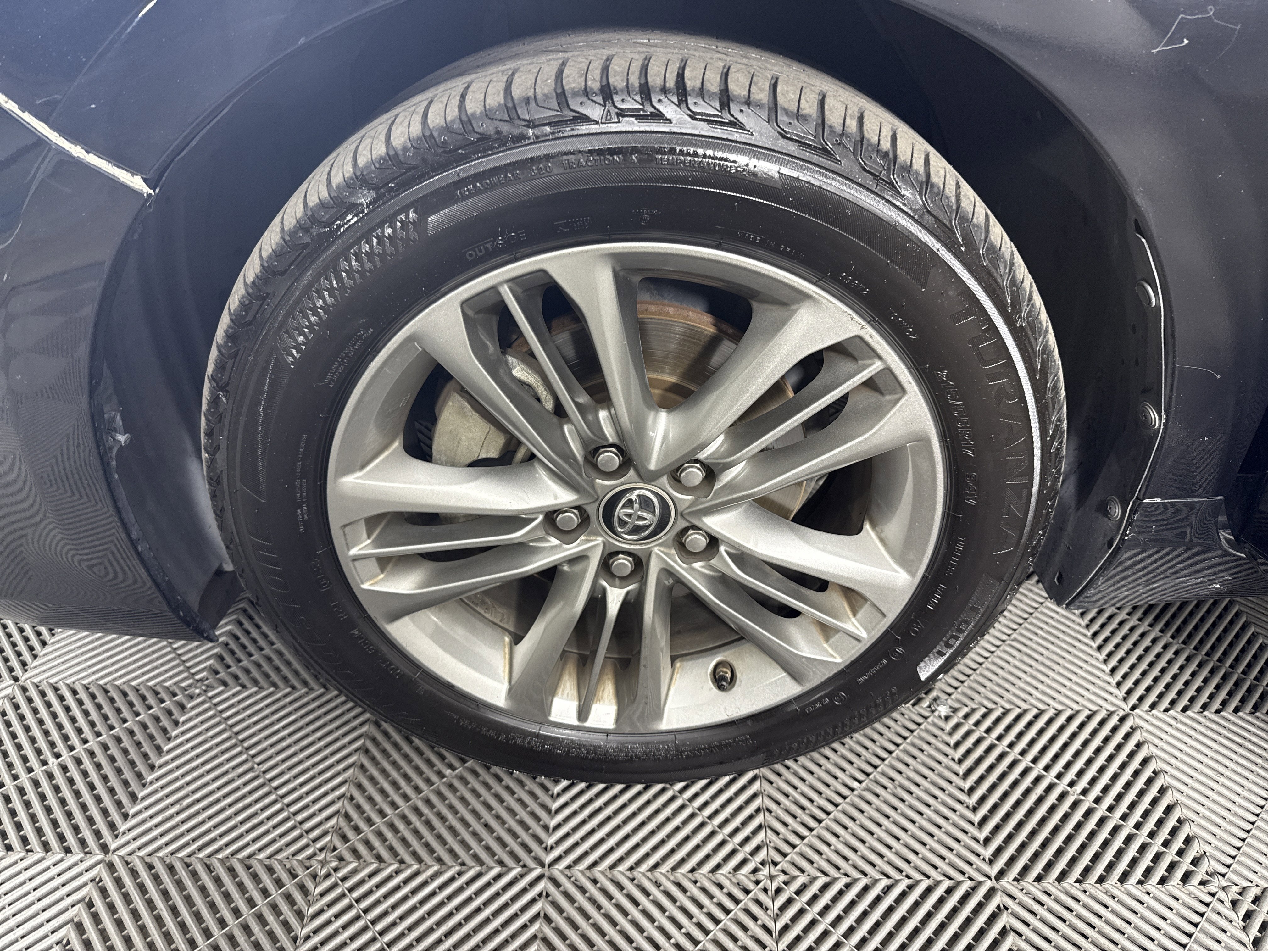 Used 2015 Toyota Camry SE image 11