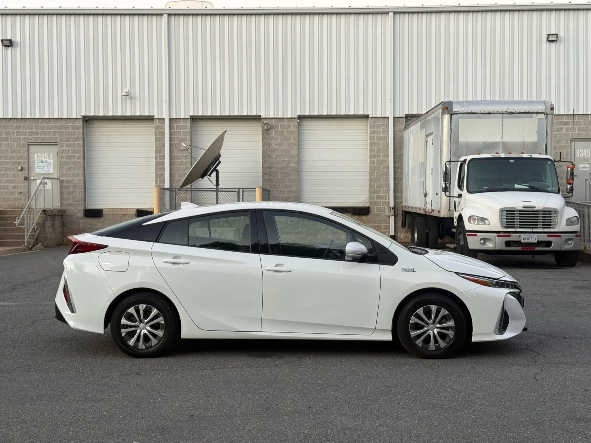 Used 2018 Toyota Prius Prime Plus w/ Carpet Mat Package image 15