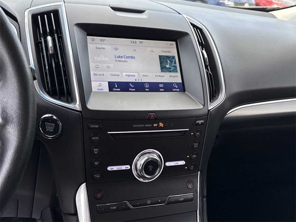 Used 2019 Ford Edge Titanium image 36